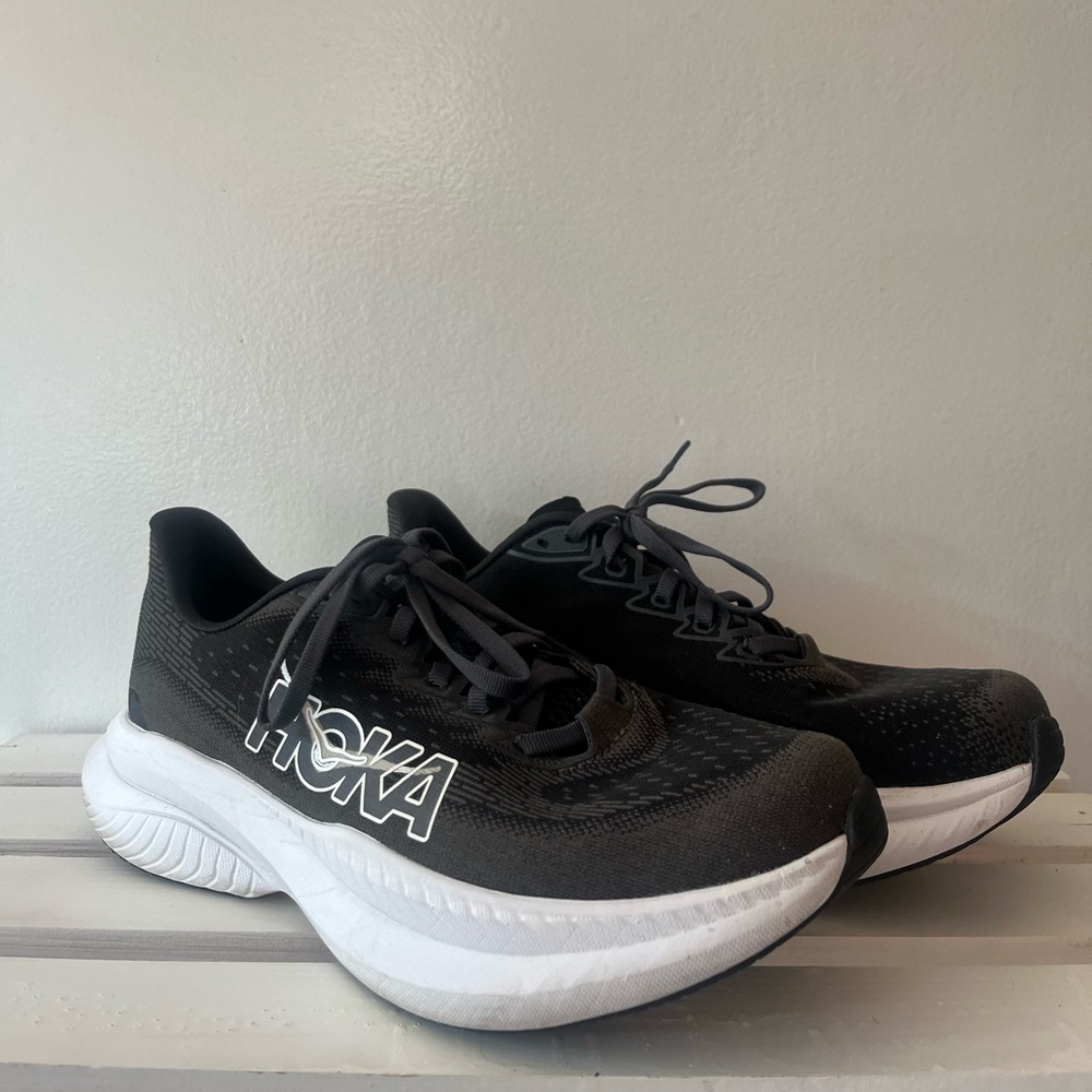 LIKE NEW HOKA Mach 6